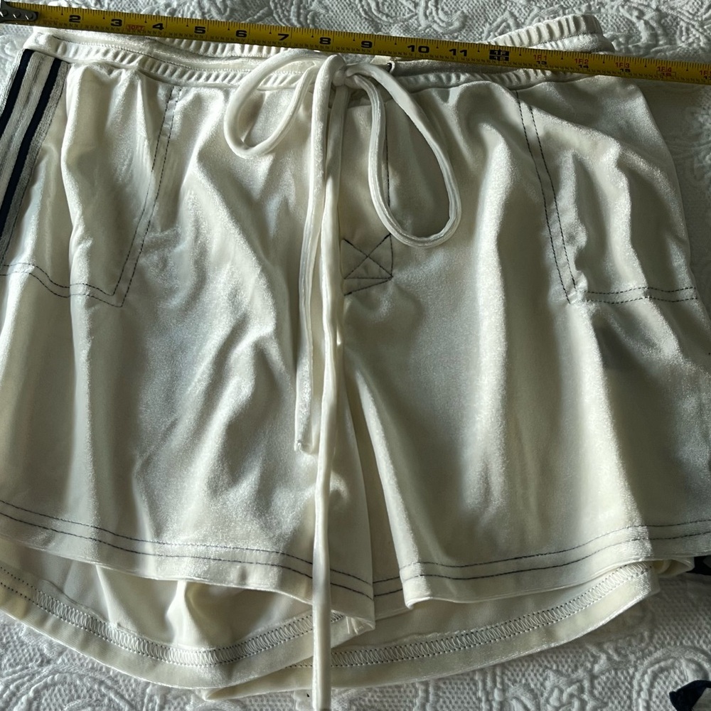 POL Cream Velvety Shorts with Elastic Waistband